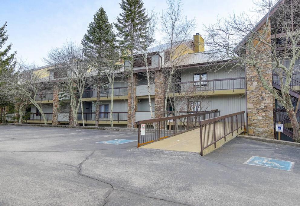Lux Retro Getaway W/ Ober & Smoky Mtn Views! Villa Gatlinburg Bagian luar foto