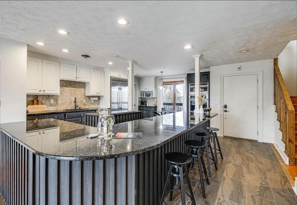 Lux Retro Getaway W/ Ober & Smoky Mtn Views! Villa Gatlinburg Bagian luar foto